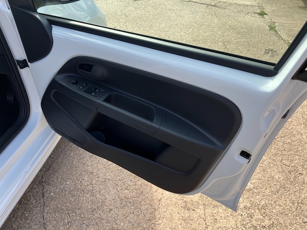 Used Volkswagen up! 2023 for sale - 75639513: Photo 33