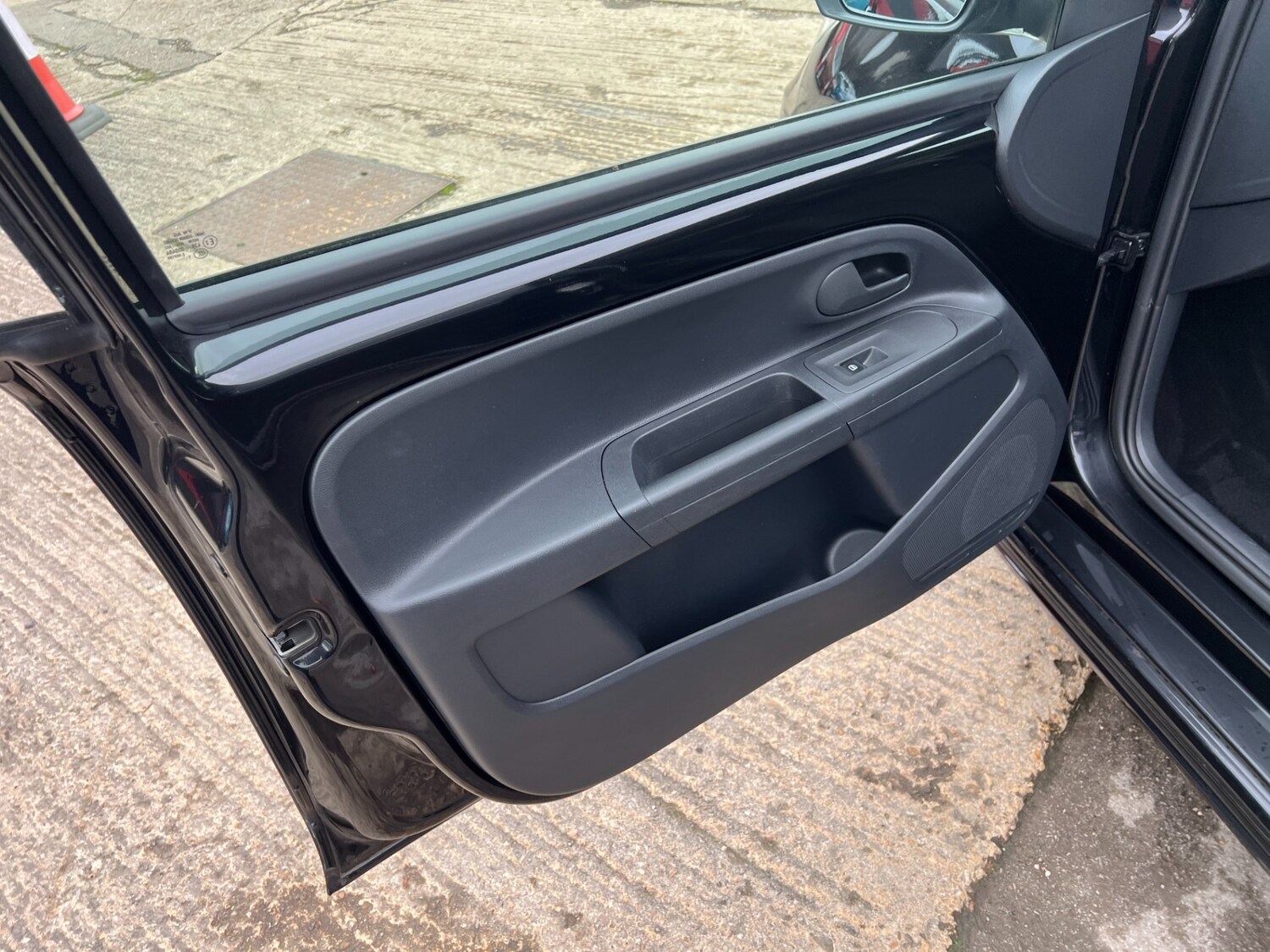 Used Volkswagen up! 2021 for sale - 77998157: Photo 13