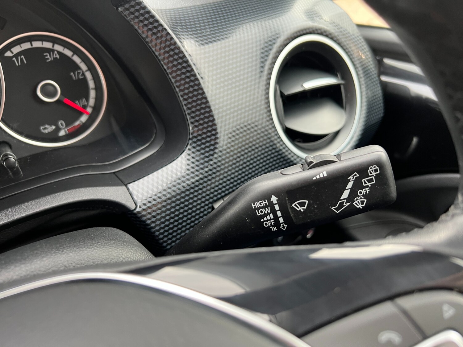 Used Volkswagen up! 2021 for sale - 77998157: Photo 24