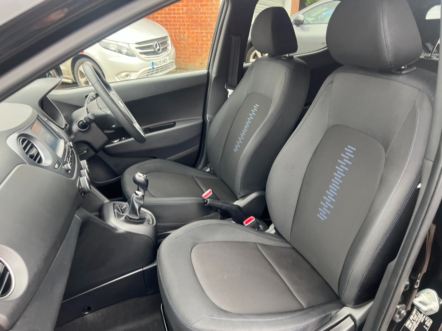 Used Hyundai i10 2019 for sale - 77760823: Photo 11