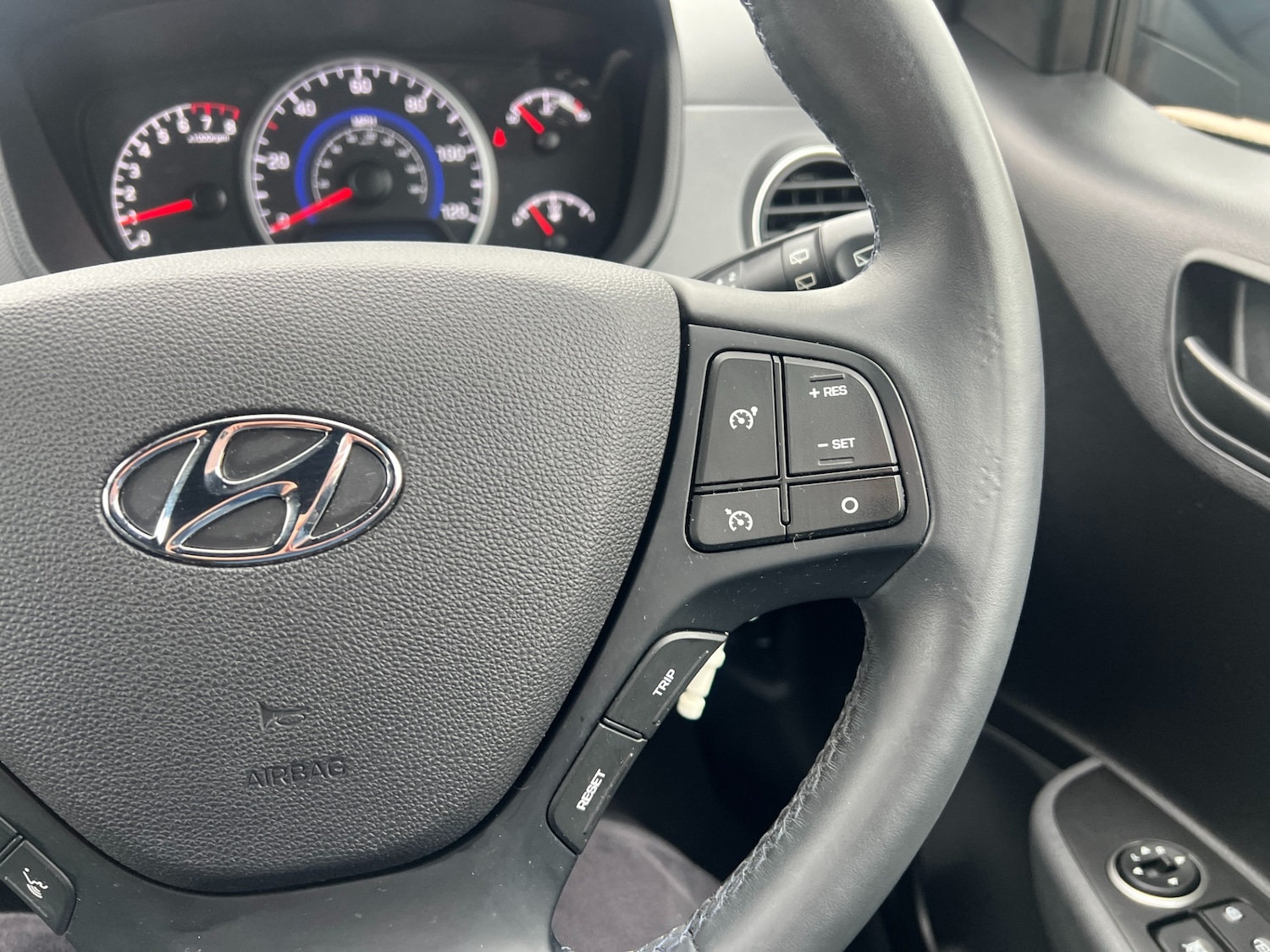 Used Hyundai i10 2019 for sale - 77760823: Photo 22