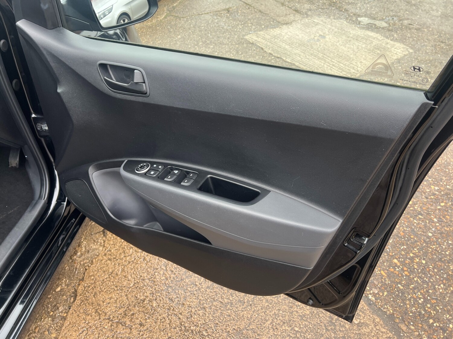 Used Hyundai i10 2019 for sale - 77760823: Photo 32