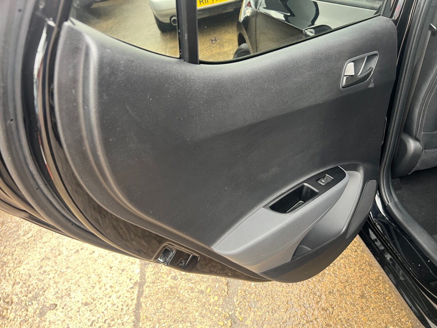 Used Hyundai i10 2019 for sale - 77760823: Photo 40