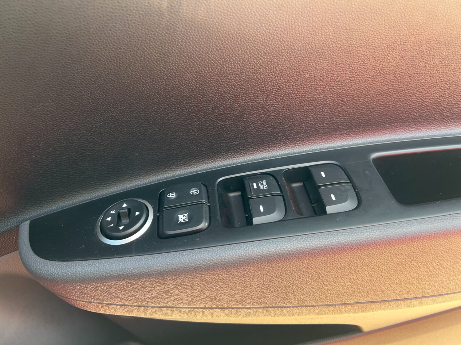 Used Hyundai i10 2019 for sale - 77760796: Photo 27