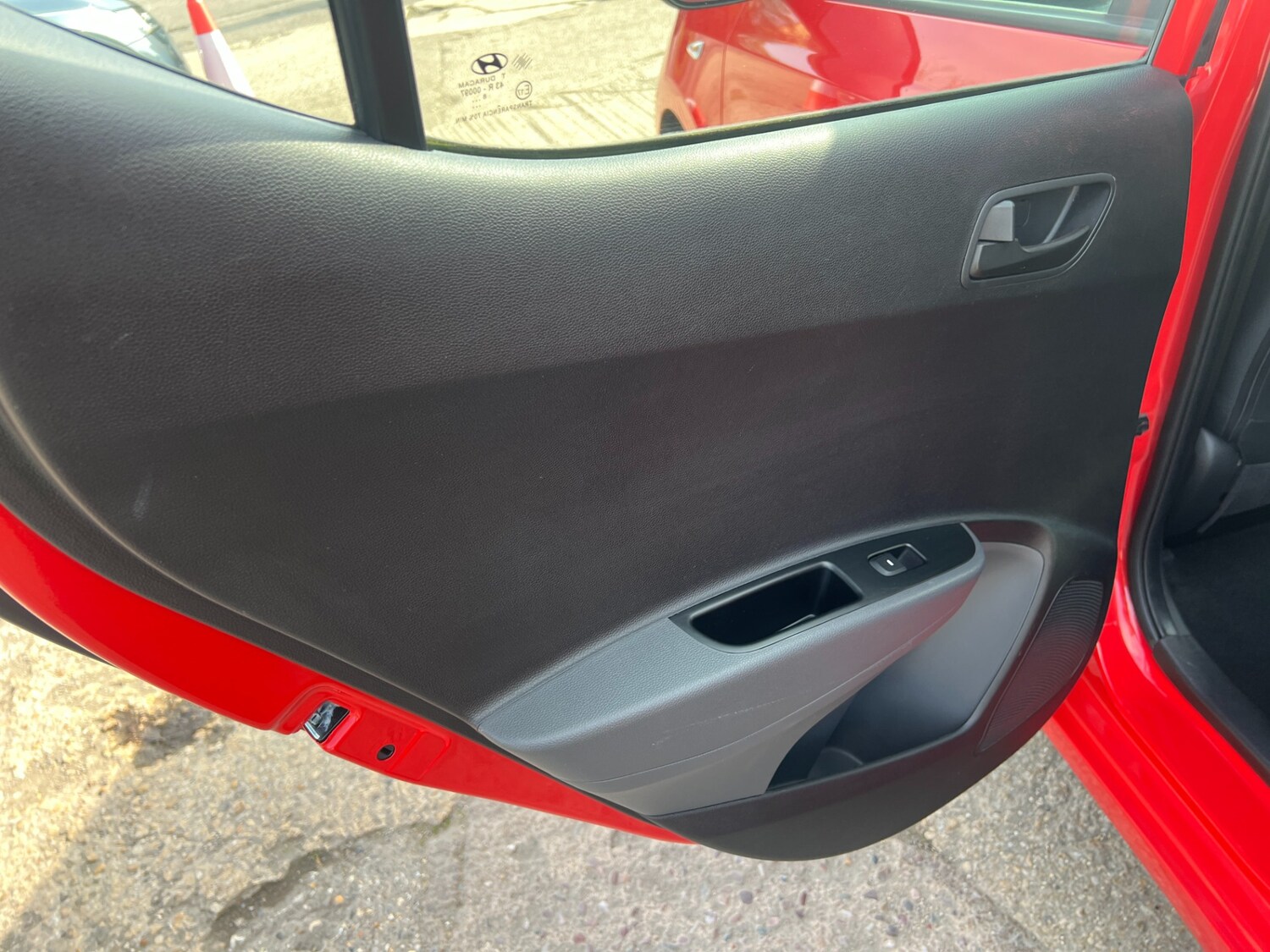 Used Hyundai i10 2019 for sale - 77760796: Photo 40