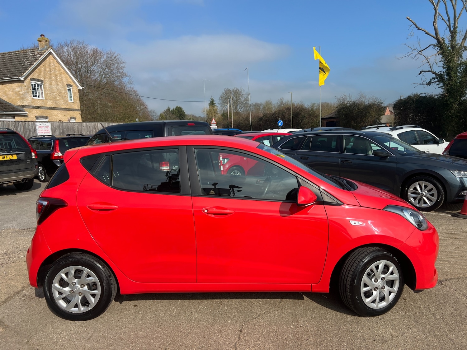 Used Hyundai i10 2019 for sale - 77760796: Photo 8