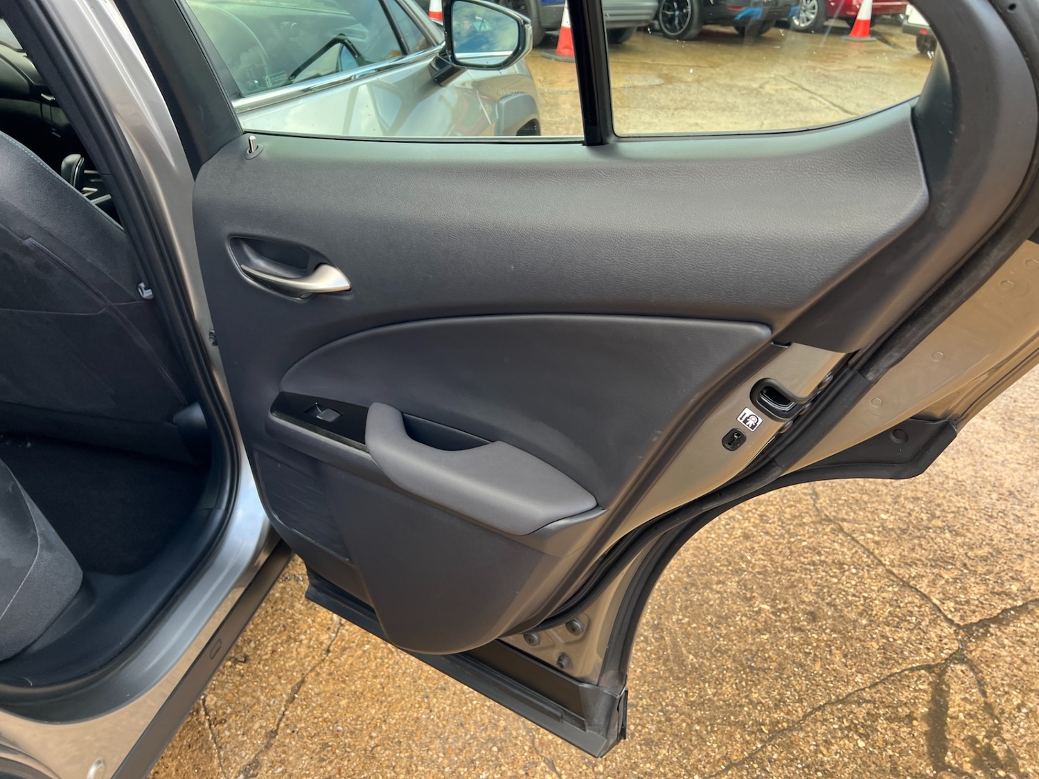 Used Lexus UX 2022 for sale - 76312533: Photo 40