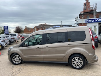 Used Ford Grand Tourneo Connect 2020 for sale - 78267043: Photo