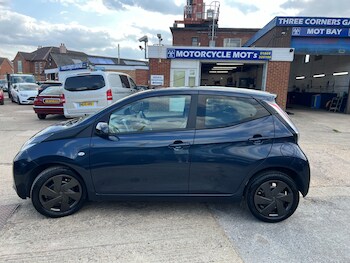 Used Toyota AYGO 2017 for sale - 79321578: Photo