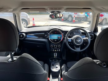 Used MINI Hatch 2022 for sale - 75700104: Photo