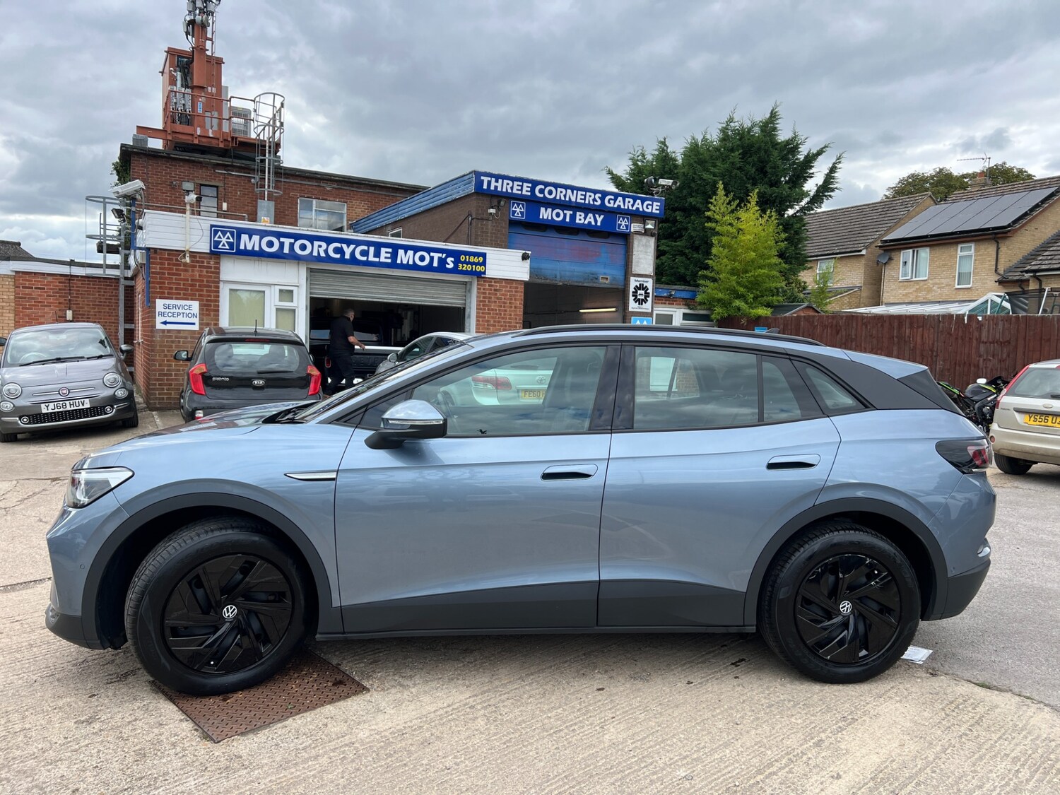 Used Volkswagen ID.4 2023 for sale - 77998107: Photo 4