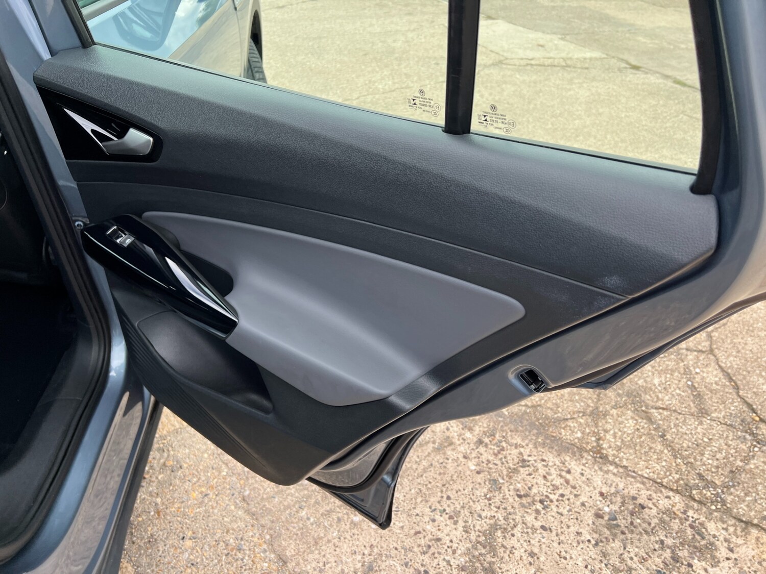 Used Volkswagen ID.4 2023 for sale - 77998107: Photo 41