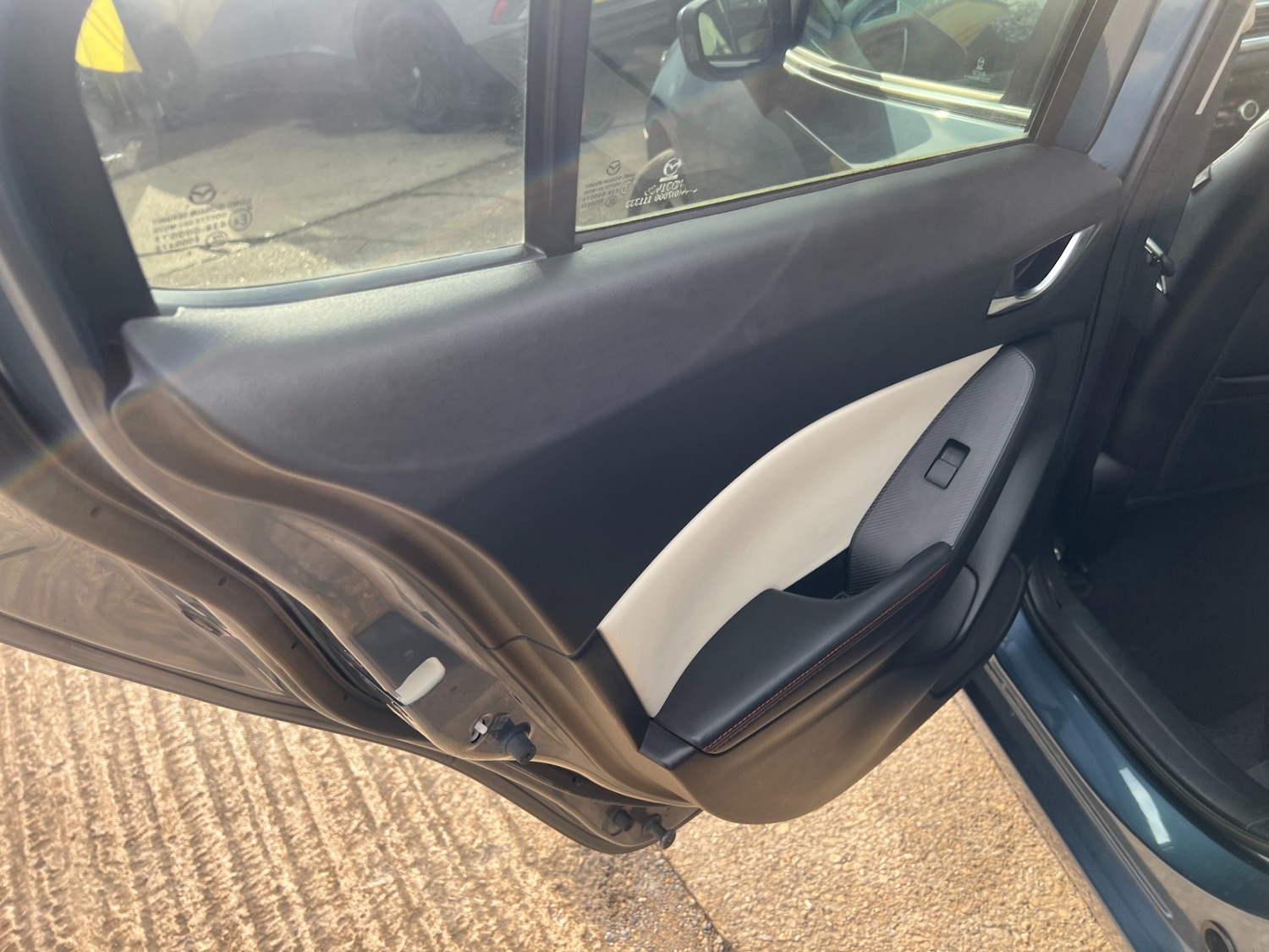 Used Mazda Mazda3 2014 for sale - 77703067: Photo 42