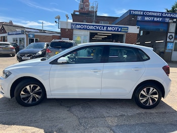 Used Volkswagen Polo 2018 for sale - 79140033: Photo