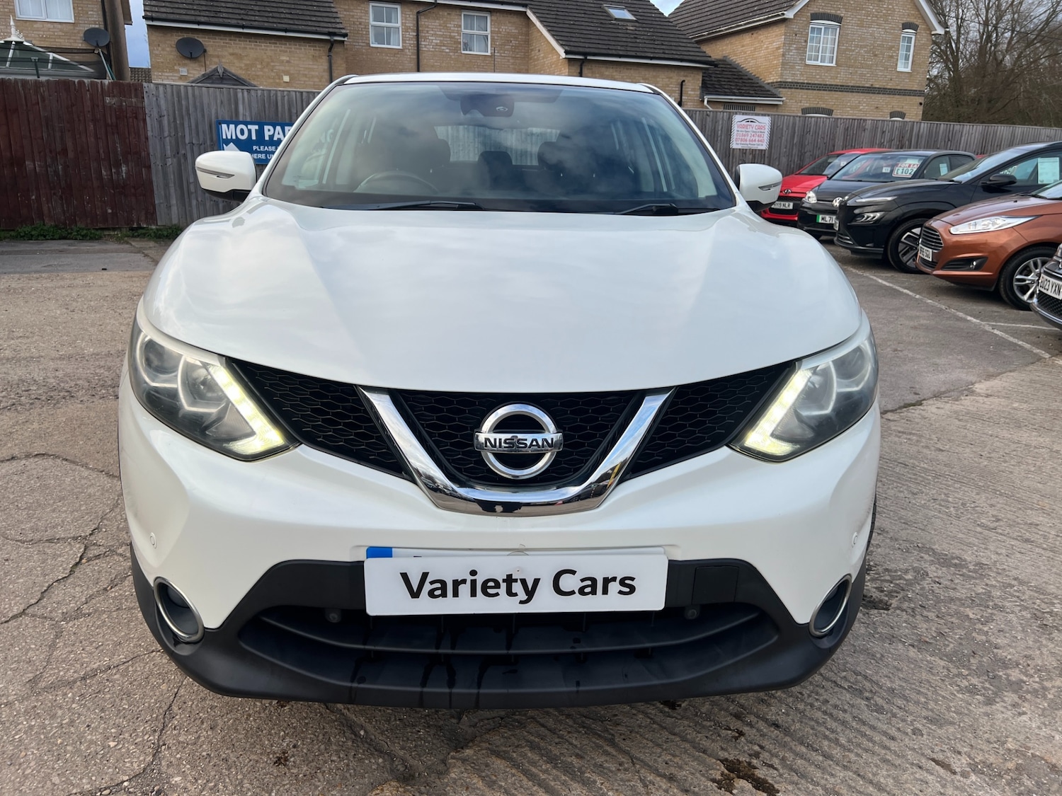 Used Nissan Qashqai 2014 for sale - 77889327: Photo 2