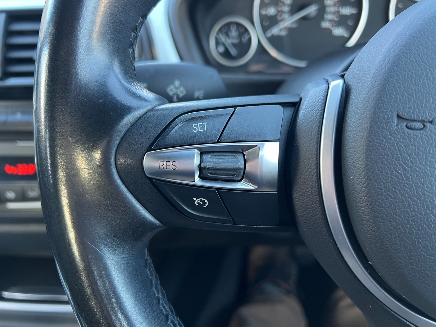 Used BMW 3 Series 2012 for sale - 76696231: Photo 23