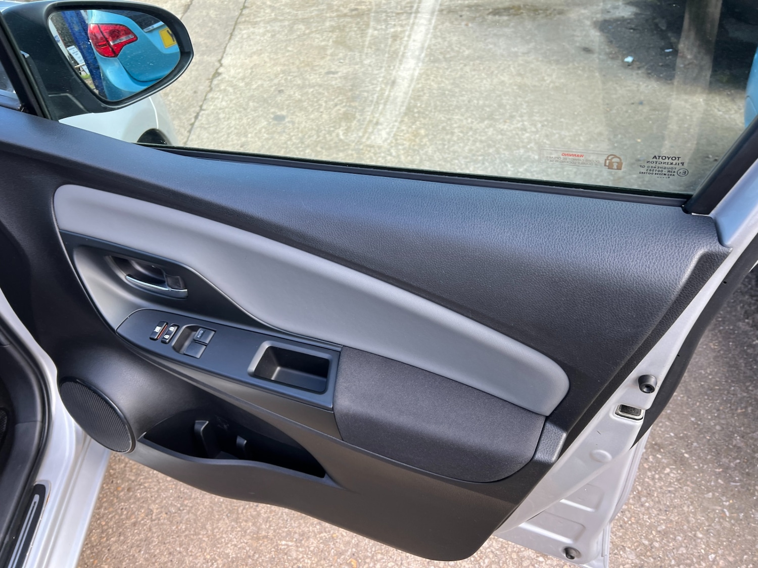 Used Toyota Yaris 2016 for sale - 78042964: Photo 31