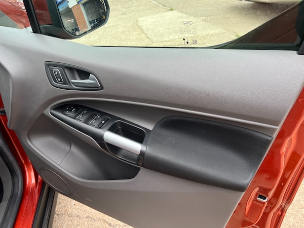 Used Ford Grand Tourneo Connect 2022 for sale - 75736357: Photo 24