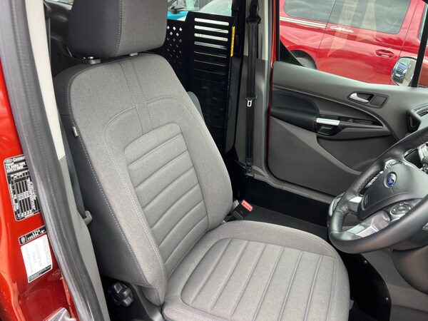 Used Ford Grand Tourneo Connect 2022 for sale - 75736357: Photo 25