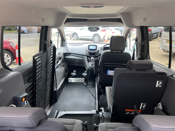 Used Ford Grand Tourneo Connect 2022 for sale - 75736357: Photo 30