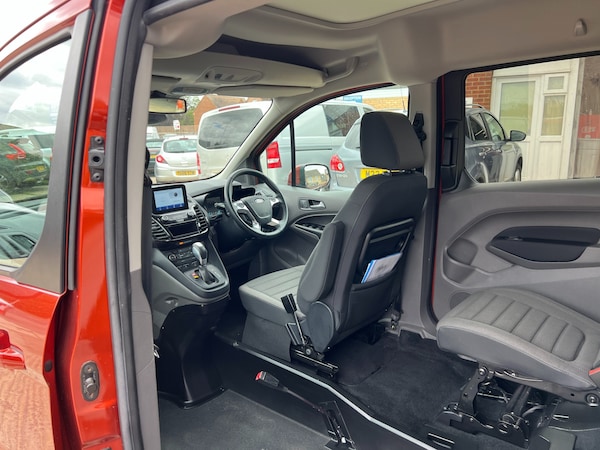 Used Ford Grand Tourneo Connect 2022 for sale - 75736357: Photo 37