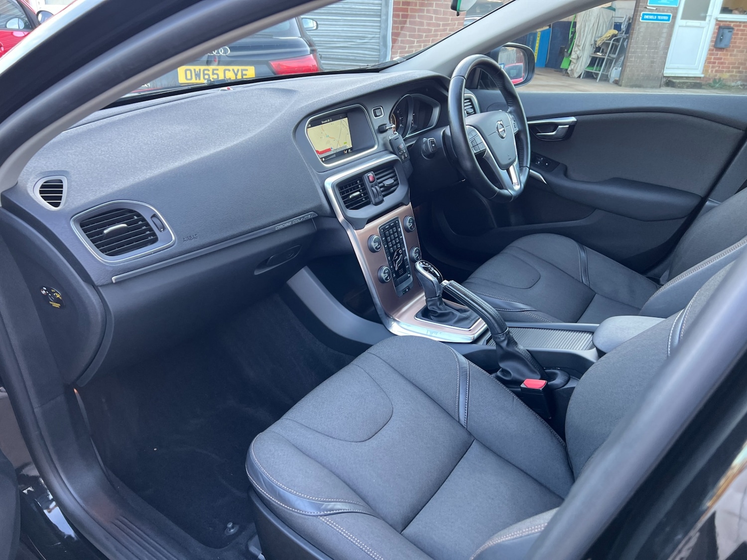 Used Volvo V40 2016 for sale - 77702807: Photo 10