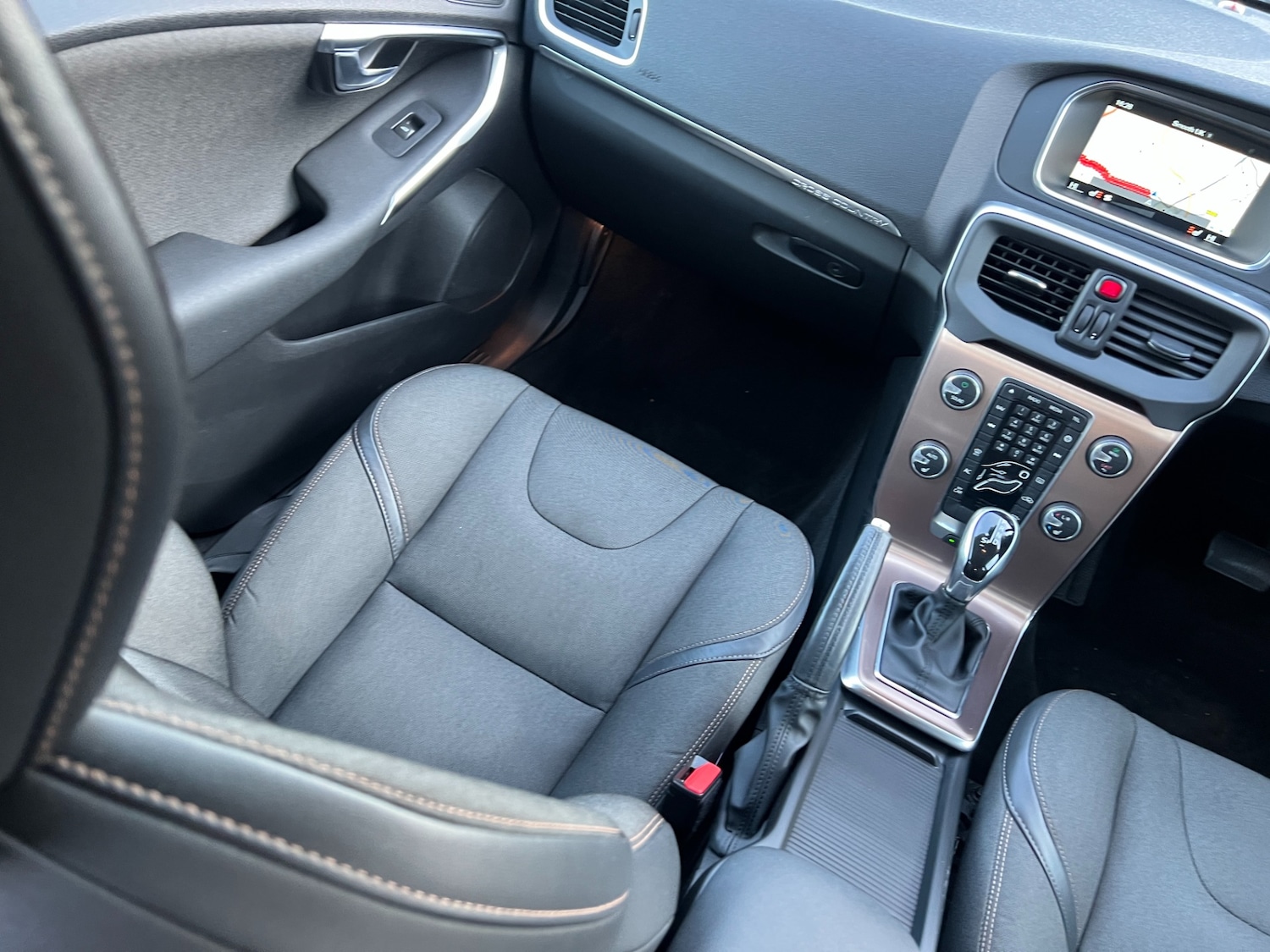 Used Volvo V40 2016 for sale - 77702807: Photo 16