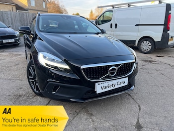Used Volvo V40 2016 for sale - 77702807: Photo