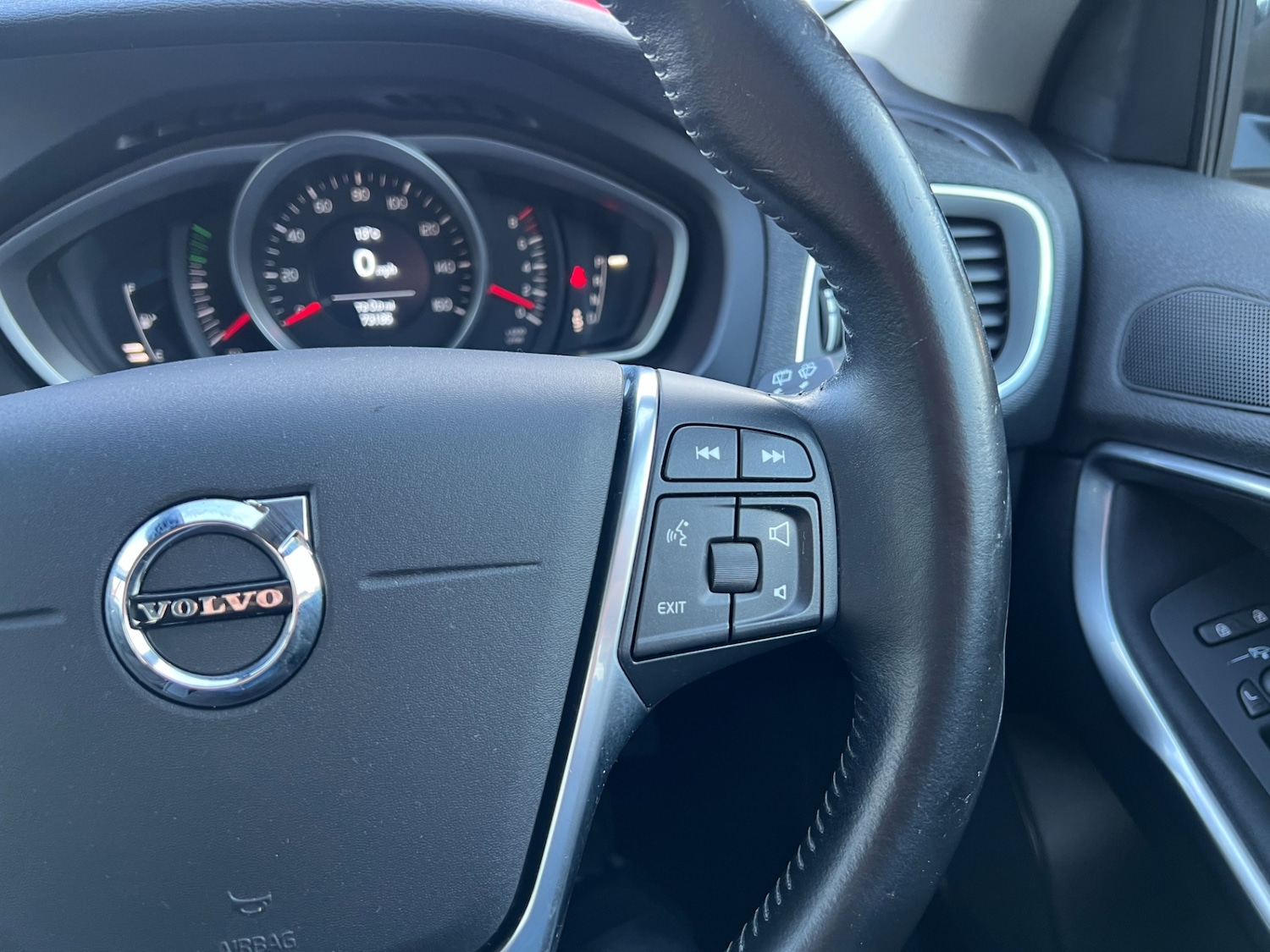 Used Volvo V40 2016 for sale - 77702807: Photo 23