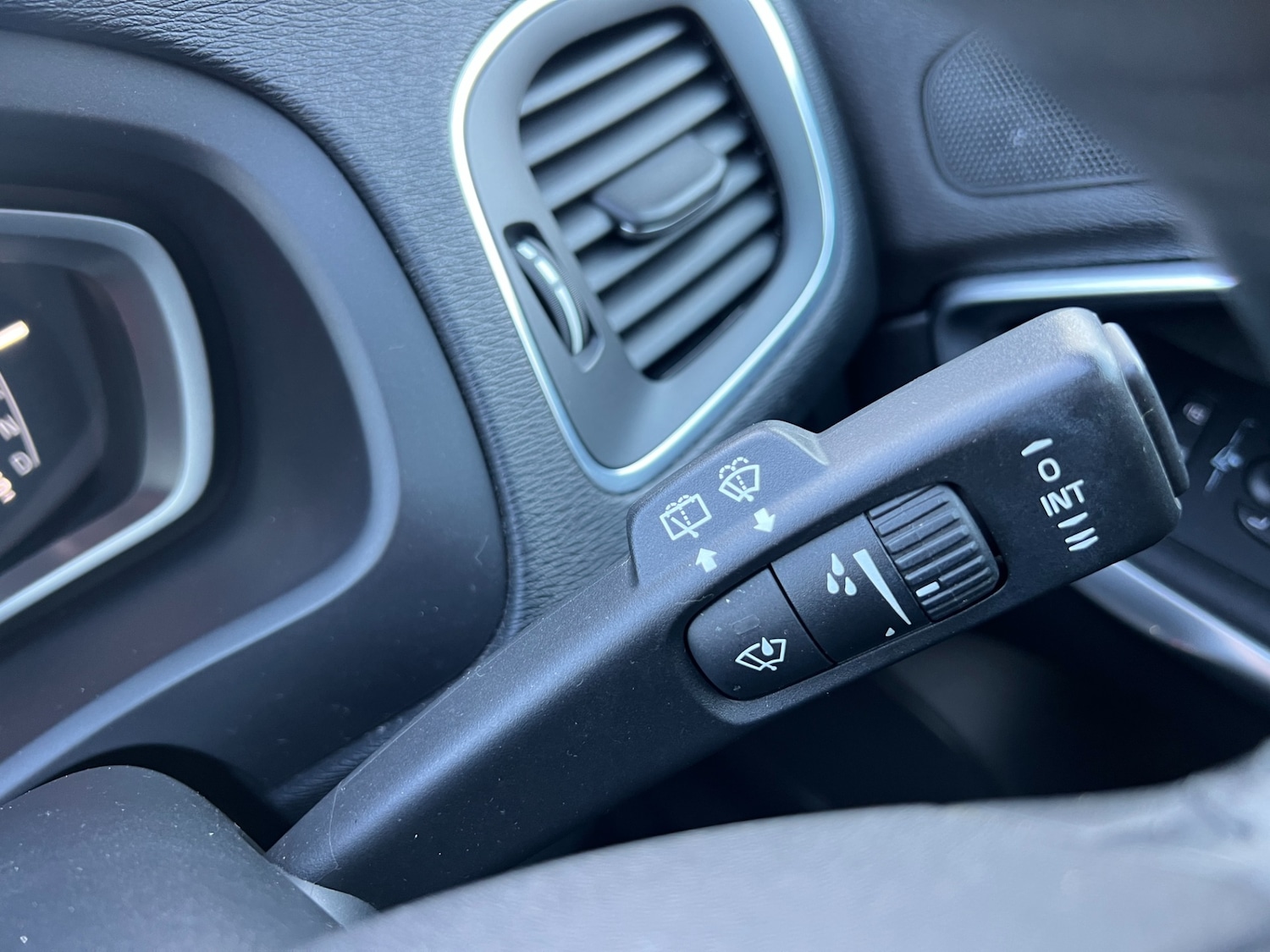 Used Volvo V40 2016 for sale - 77702807: Photo 24