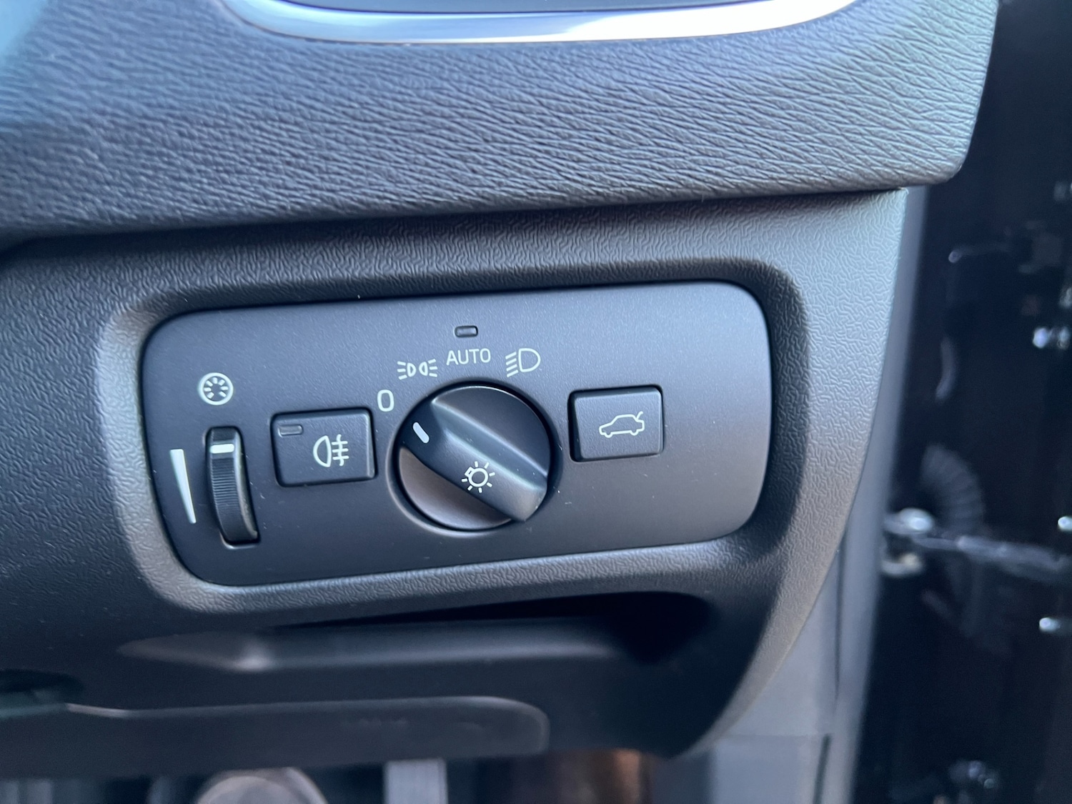 Used Volvo V40 2016 for sale - 77702807: Photo 27