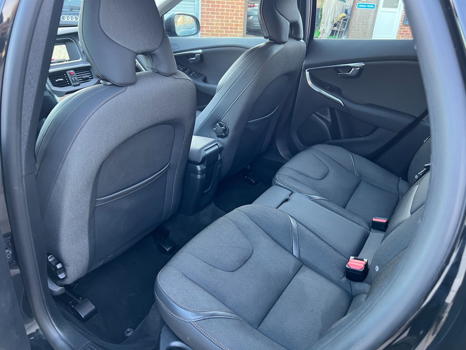 Used Volvo V40 2016 for sale - 77702807: Photo 34