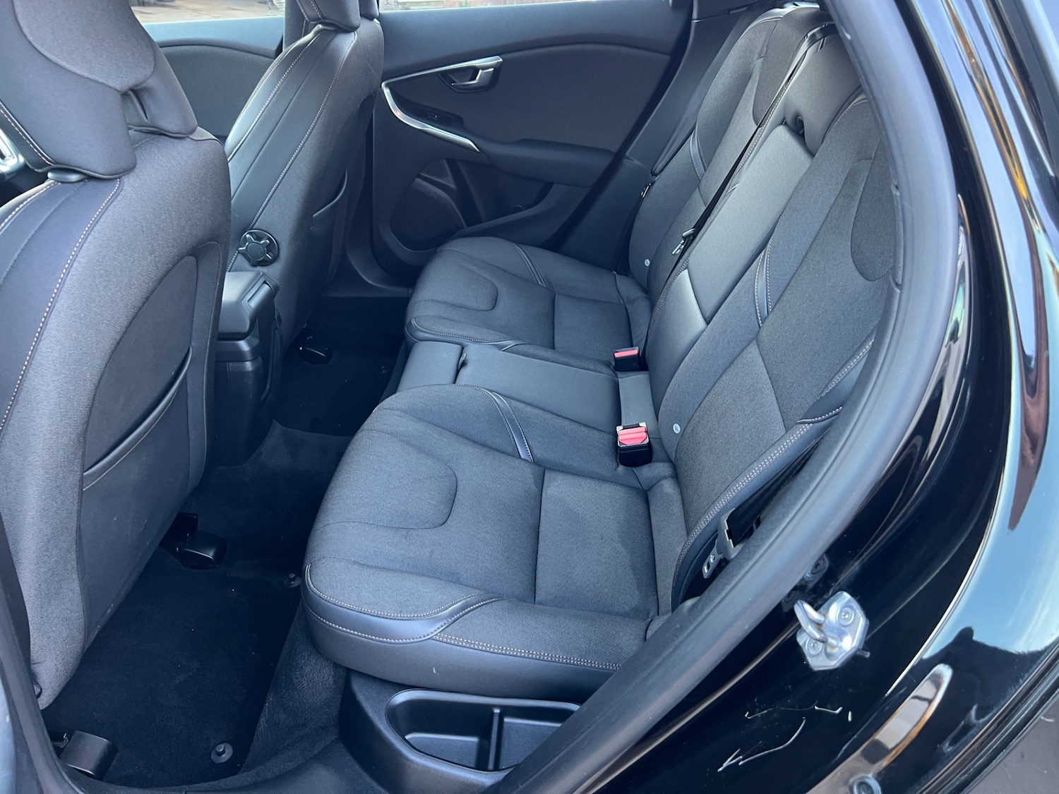 Used Volvo V40 2016 for sale - 77702807: Photo 35