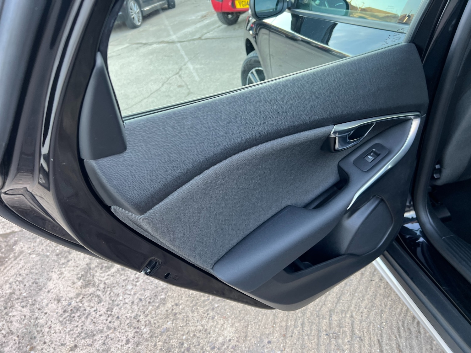 Used Volvo V40 2016 for sale - 77702807: Photo 37