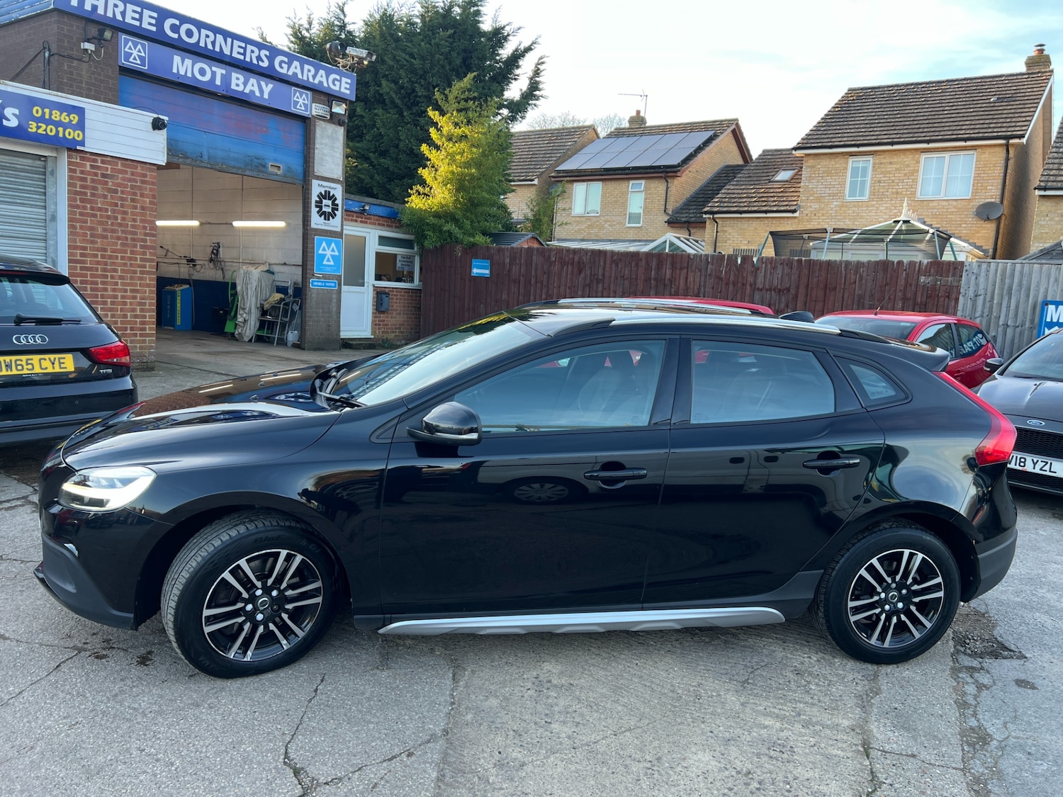 Used Volvo V40 2016 for sale - 77702807: Photo 4