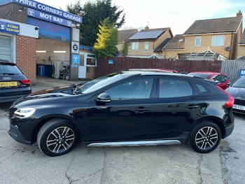 Used Volvo V40 2016 for sale - 77702807: Photo