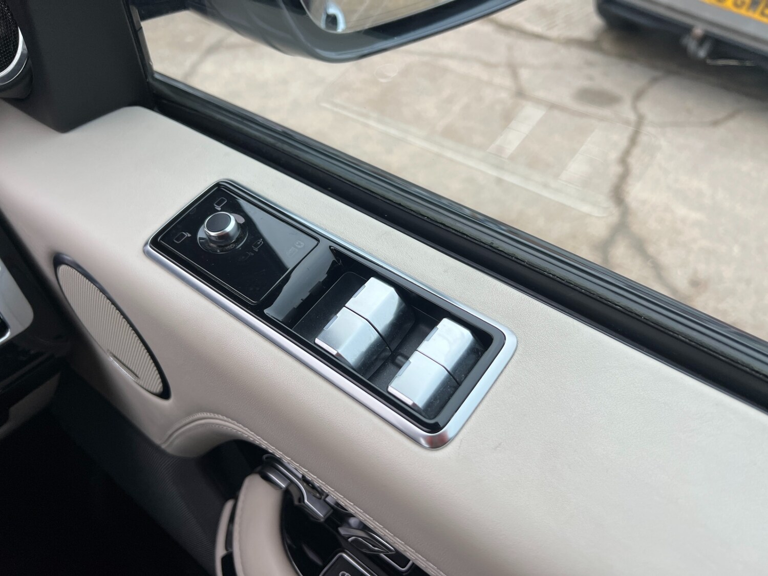 Used Land Rover Range Rover 2018 for sale - 76298910: Photo 31