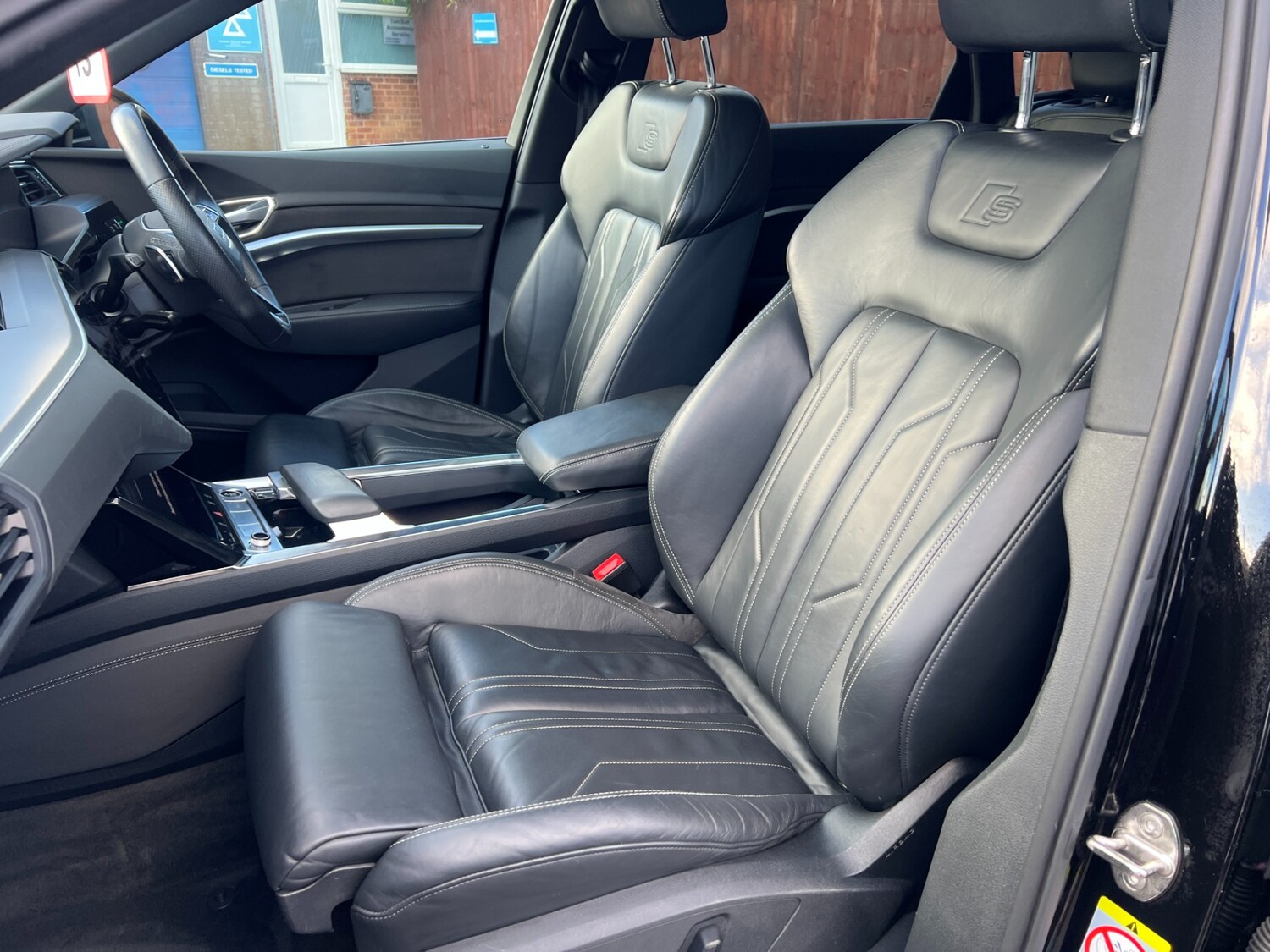 Used Audi e-tron 2021 for sale - 77996672: Photo 12