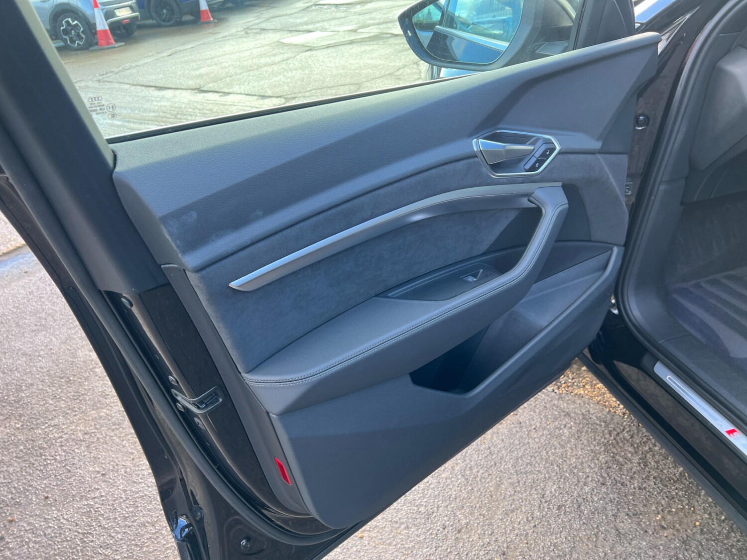 Used Audi e-tron 2021 for sale - 77996672: Photo 13