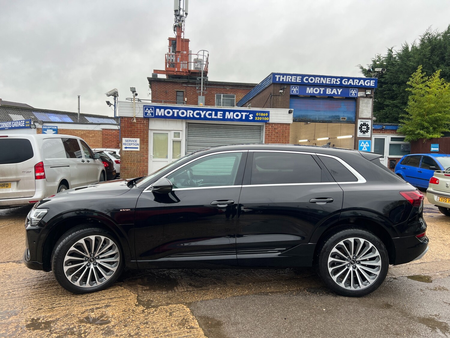 Used Audi e-tron 2021 for sale - 77996672: Photo 4