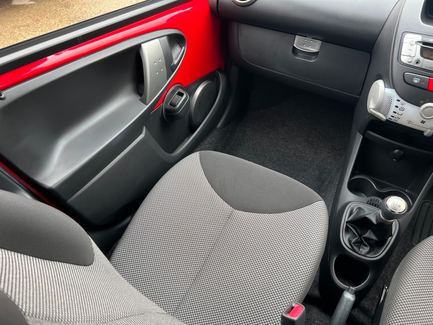 Used Toyota AYGO 2013 for sale - 76521198: Photo 16