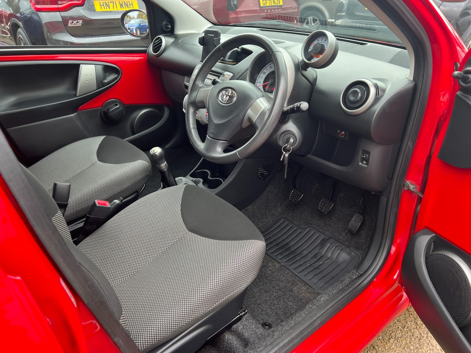 Used Toyota AYGO 2013 for sale - 76521198: Photo 24