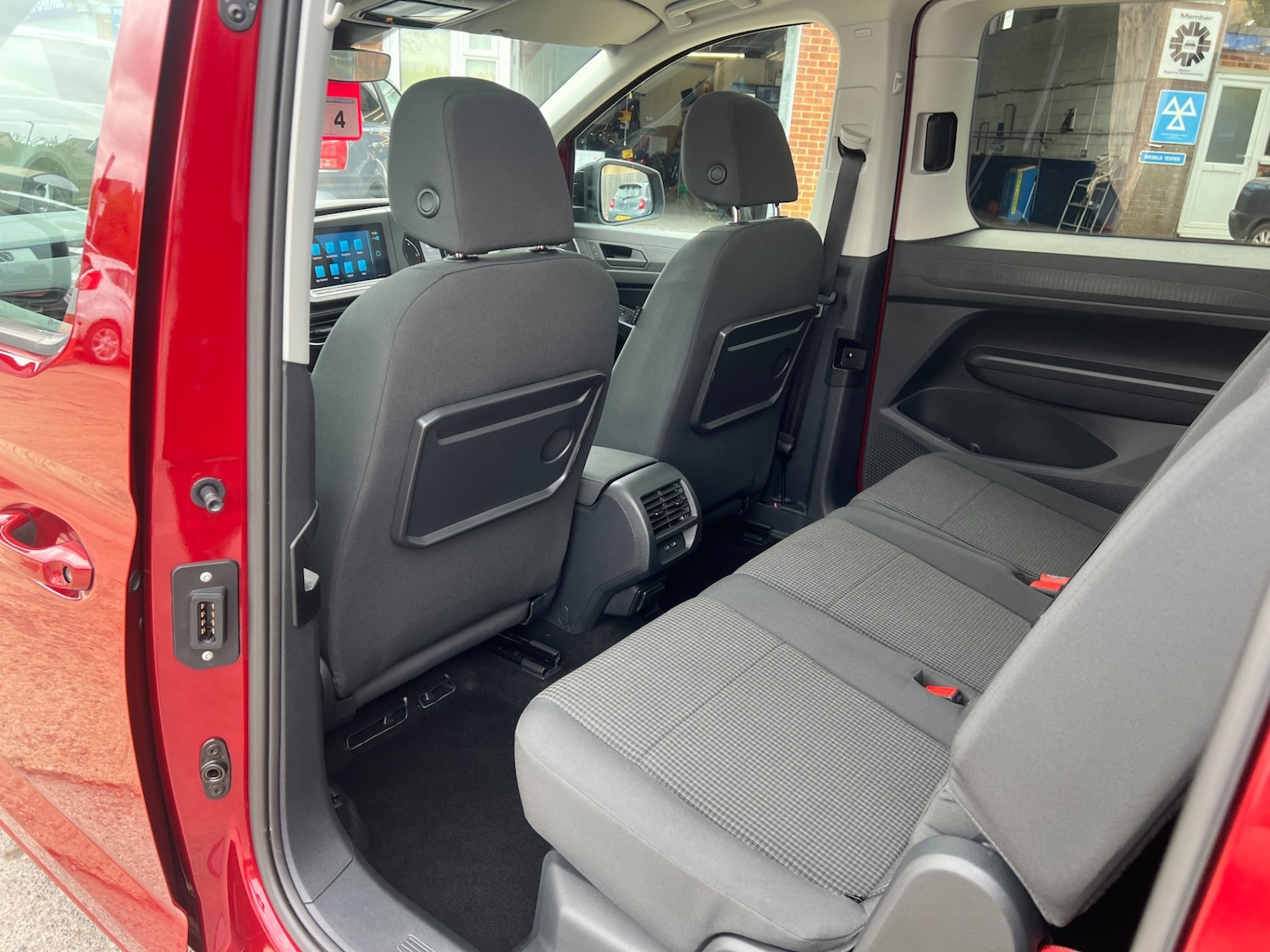 Used Volkswagen Caddy California Maxi 2022 for sale - 76382697: Photo 41