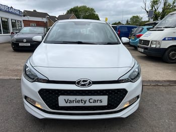 Used Hyundai i20 2017 for sale - 79761733: Photo