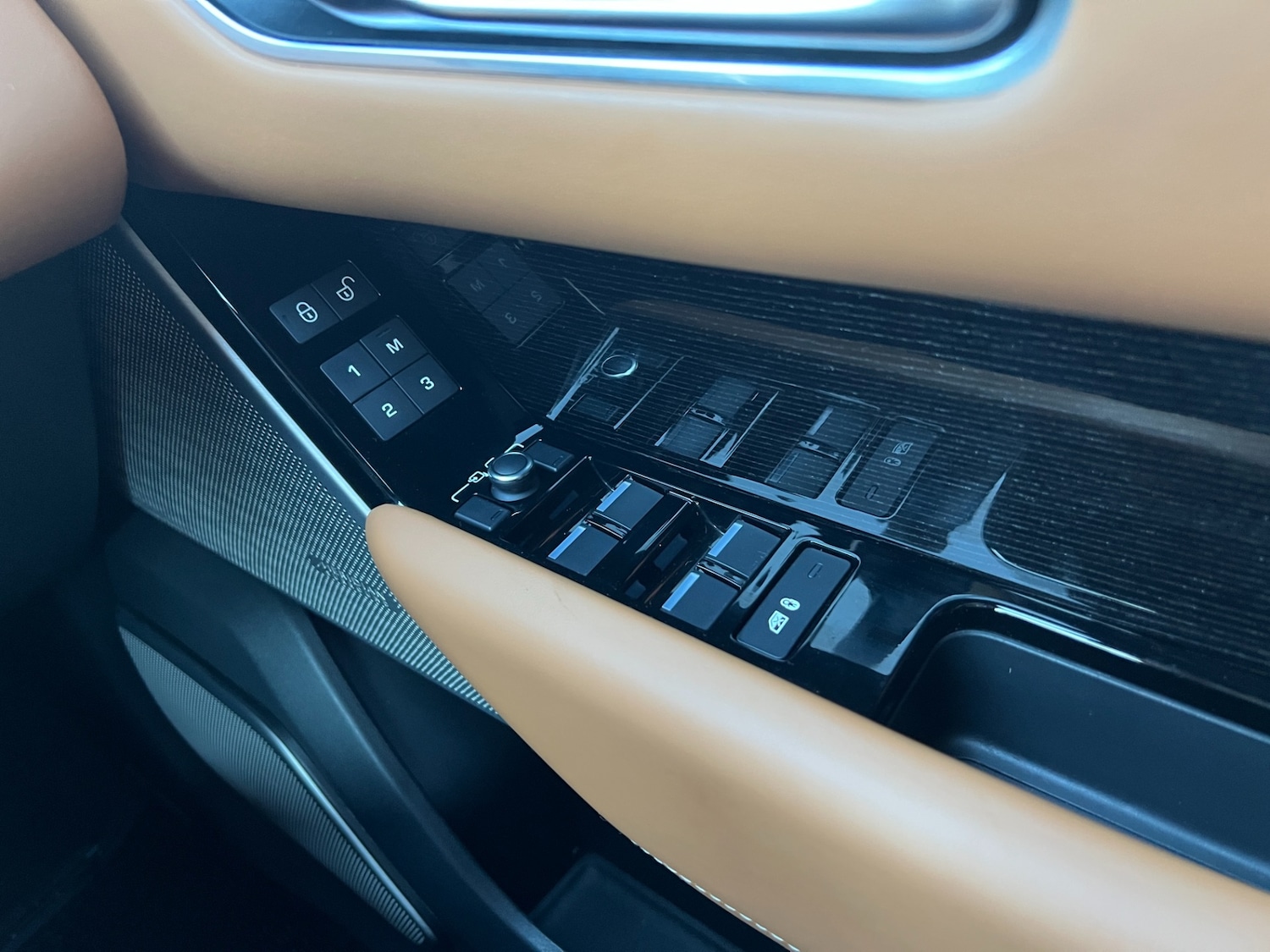 Used Land Rover Range Rover Velar 2019 for sale - 77337855: Photo 32