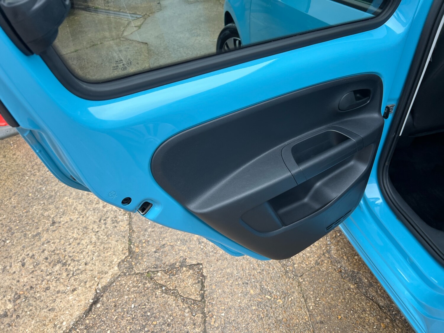 Used Volkswagen up! 2022 for sale - 77998314: Photo 42