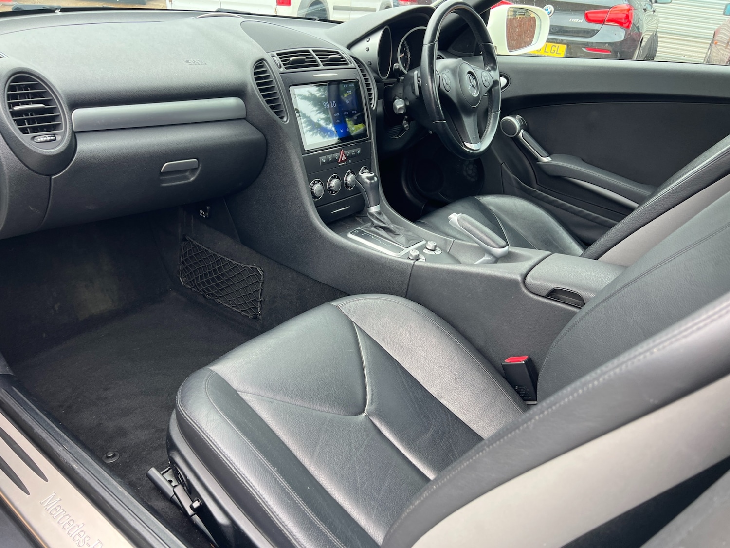 Used Mercedes-Benz SLK 2010 for sale - 76352177: Photo 13