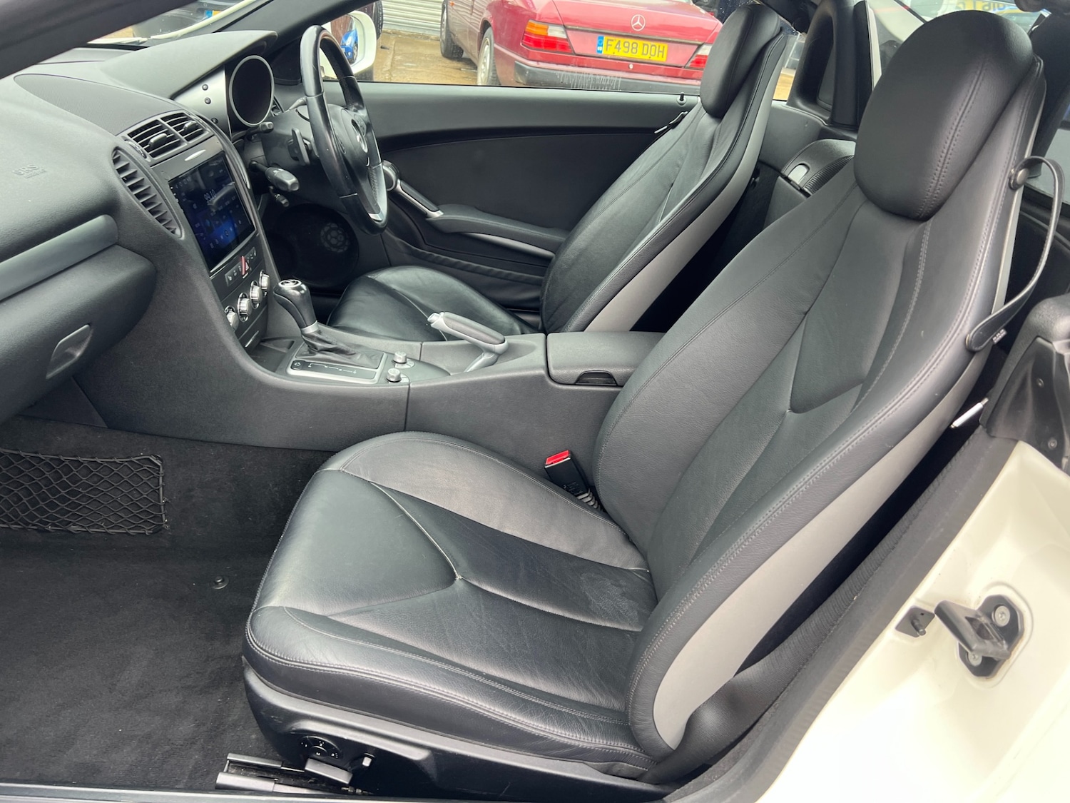 Used Mercedes-Benz SLK 2010 for sale - 76352177: Photo 14