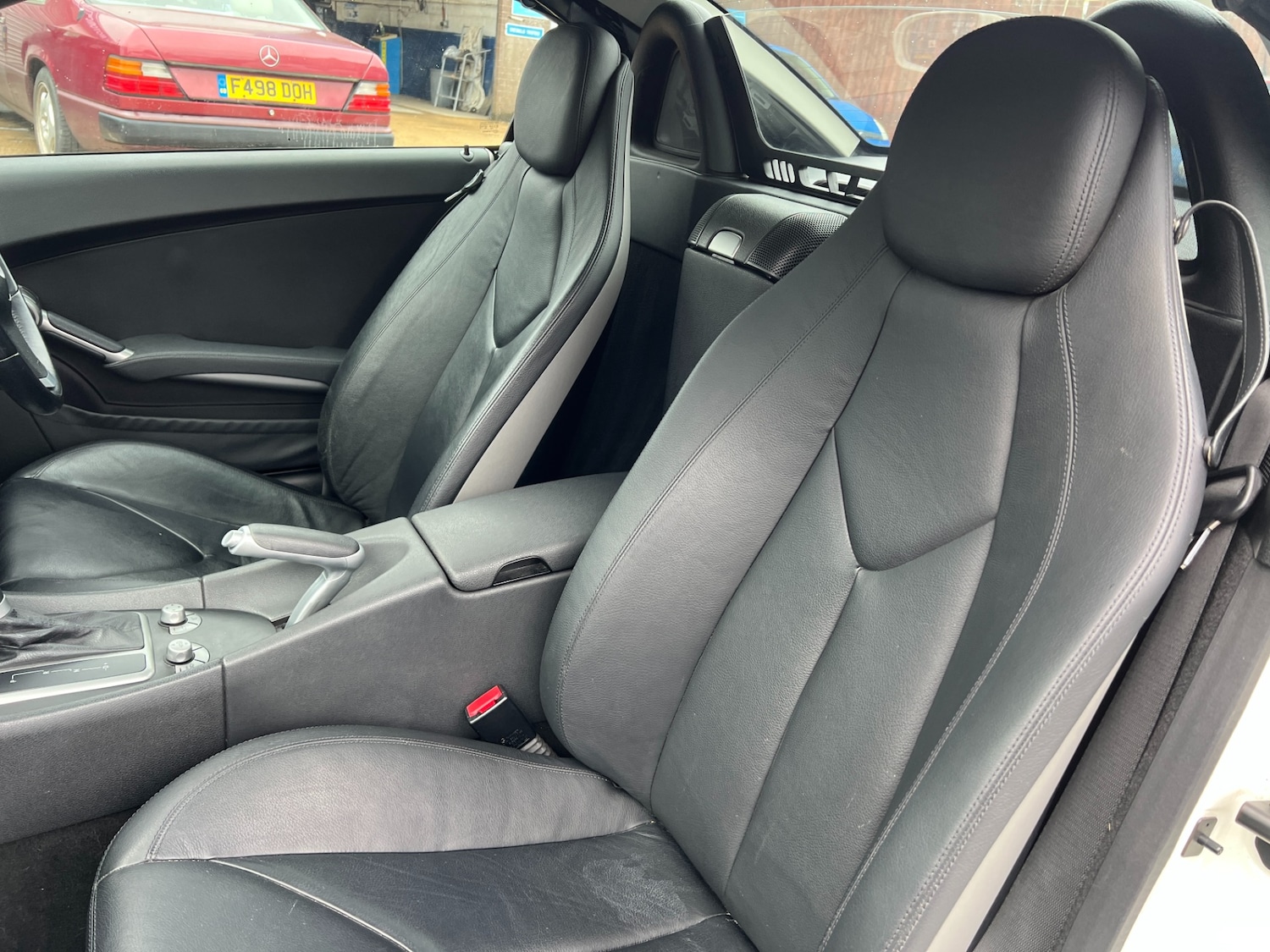 Used Mercedes-Benz SLK 2010 for sale - 76352177: Photo 15