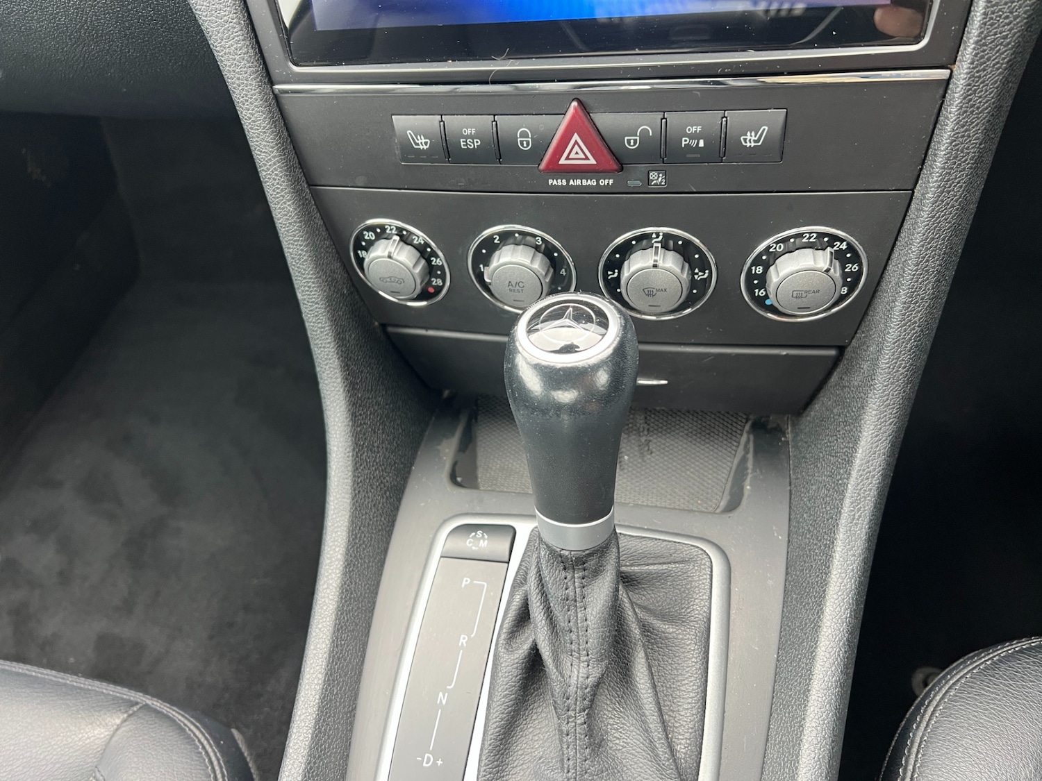 Used Mercedes-Benz SLK 2010 for sale - 76352177: Photo 18